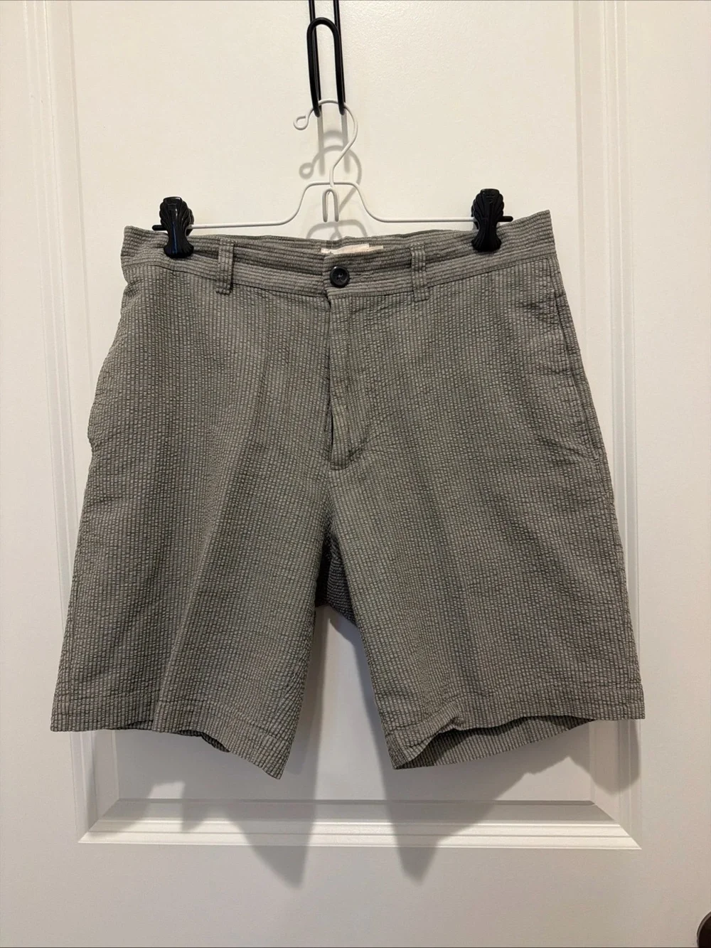 J. Crew Men's Textured Seersucker Flat Front Shorts - Gray